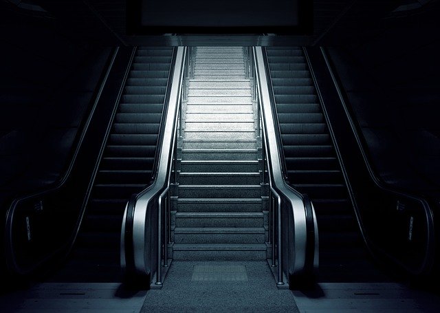 eskalátory v metru.jpg